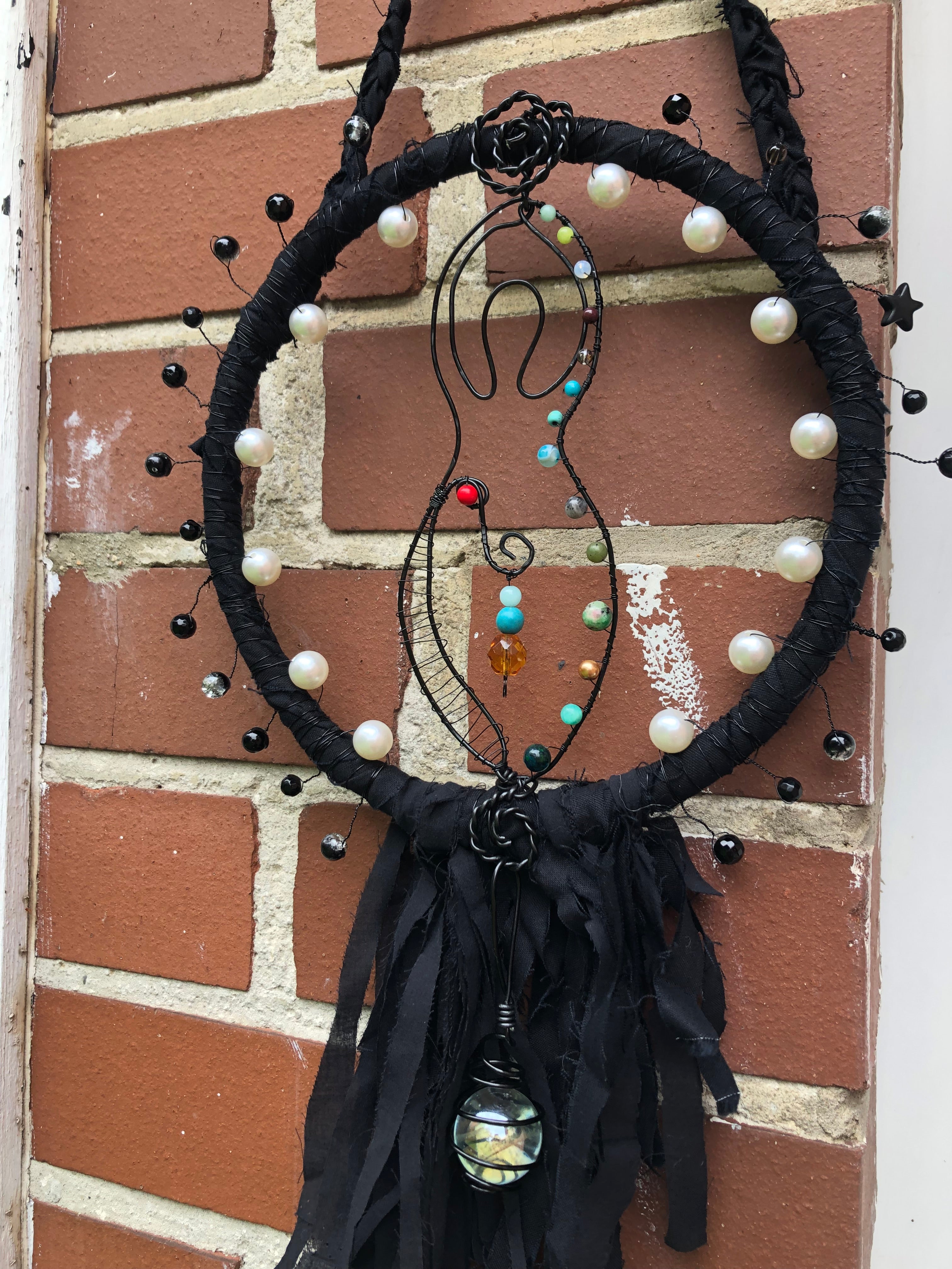 Wandgöttin „13 Monde“. Altarschmuck